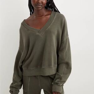 aerie v neck sweatshirt